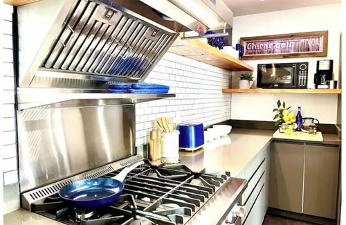 Petaluma Apartamento | Petaluma Warehouse Loft Collection Unit E
