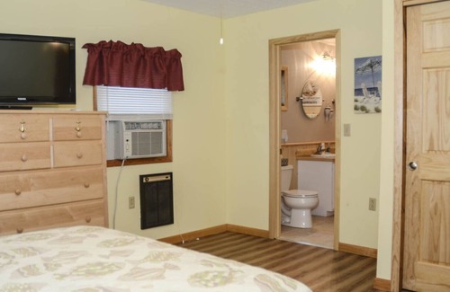 Seneca Falls Casa | "Pete's Paradise: Charming Cayuga Lake Cottage"