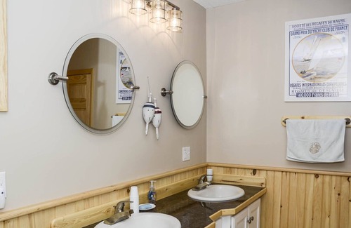 Seneca Falls Casa | "Pete's Paradise: Charming Cayuga Lake Cottage"