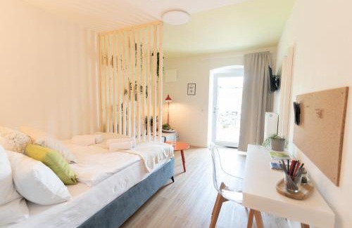 Fulda Apartamento | Peter Apartments- Apartment mit eigenem Eingang I 30qm I zentrale Lage I Bad I Küche I Terrasse I TV