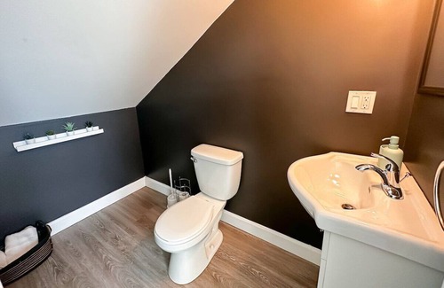 Goderich Cabaña | PetFriendly+King Bed+Netflix+GameRoom
