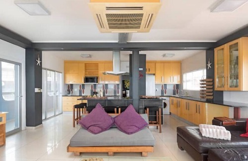 Umdloti Condominio | Petfriendly, Umdloti Beachfront Escape Inverter