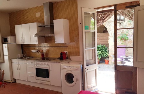 Pals Apartamento | Petit apartament amb pati al poble de Pals