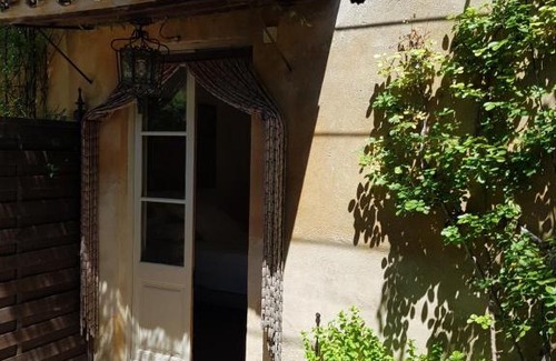Pals Apartamento | Petit apartament amb pati al poble de Pals