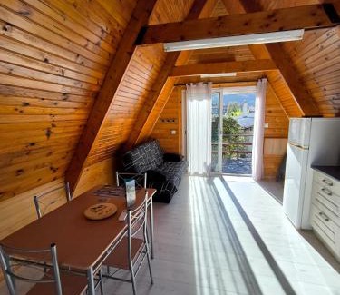 Oust Chalet De Esquí | Petit chalet avec terrasse