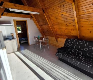 Oust Chalet De Esquí | Petit chalet avec terrasse