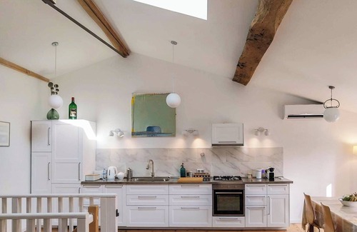 Blasimon Cabaña | Petit Est Eco Cottage in large private garden near Saint-Émilion