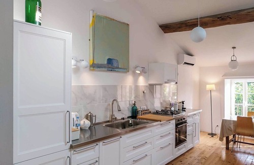 Blasimon Cabaña | Petit Est Eco Cottage in large private garden near Saint-Émilion