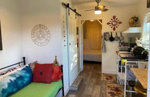 Bodfish Casa | Petite Guesthouse with Kitchenette and Private Bathroom