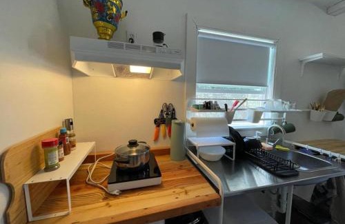 Bodfish Casa | Petite Guesthouse with Kitchenette and Private Bathroom