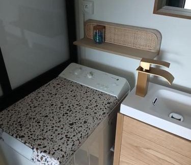 Saint-Honore-les-Bains Casa | Petite maison studio cosy avec jardin