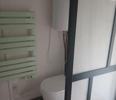 Saint-Honore-les-Bains Casa | Petite maison studio cosy avec jardin