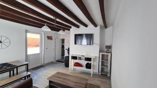 Montigny-le-Gannelon Casa | Petite maison cosy wifi avec terrasse
