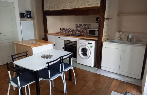 Gramat Casa | Petite Maison de Centre-ville Meublée