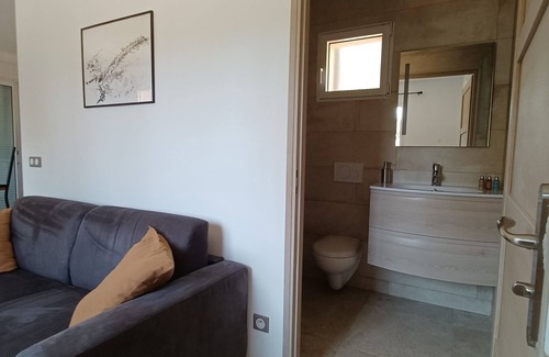 Callian Otro | Petite Maison Indépendante au Cœur des Oliviers