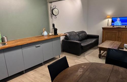 Lavacourt Apartamento | Petite maison indépendante avec parking