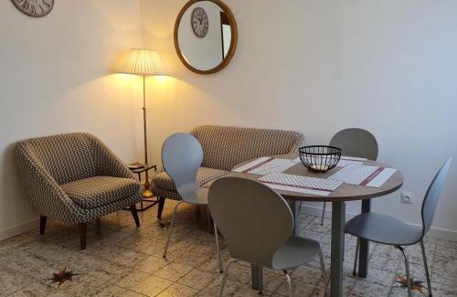 Luneville Casa | Petite maison rénovée proche centre Lunéville, jardin, barbecue, parking privatif, à 30 min de Nancy - FR-1-584-180