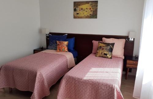 Luneville Casa | Petite maison rénovée proche centre Lunéville, jardin, barbecue, parking privatif, à 30 min de Nancy - FR-1-584-180