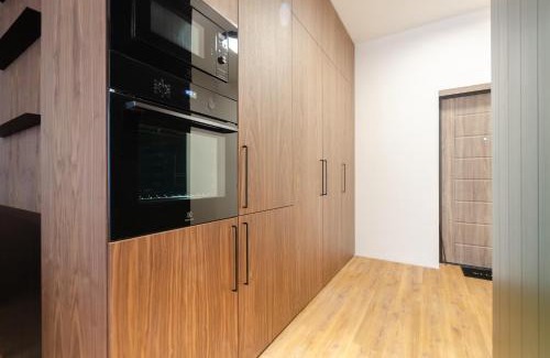 Afanasivsʹkyy Yar Apartamento | Petrovdom Apartments 10-230 in RC Yaroslaviv Grad, Bulvarno Kudriavska 17