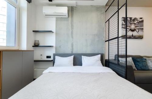 Shevchenkivs'kyi District Apartamento | Petrovdom Apartments 10-68B in RC Manhattan, Beresteiskyi 11