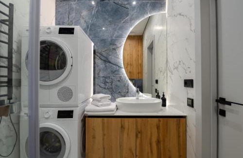 Shevchenkivs'kyi District Apartamento | Petrovdom Apartments 24-280a in RC Manhattan, Beresteiskyi 11