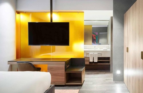Hipodromo Hotel | Pets Allowed, Nightclub & Shuttle - Experience Zócalo & Heart of Mexico City!