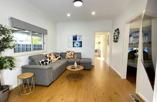 Rosebud Casa | Pets Friendly Beachside Paradise House Rosebud