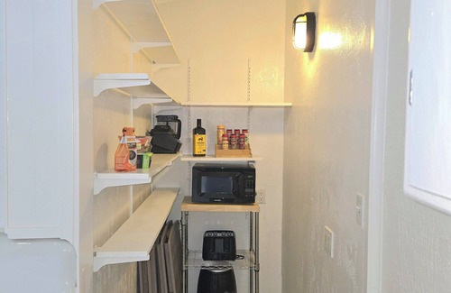 Boulder Creek Cabaña | Pets welcome and no check-out chores at Redwood Grove Retreat!