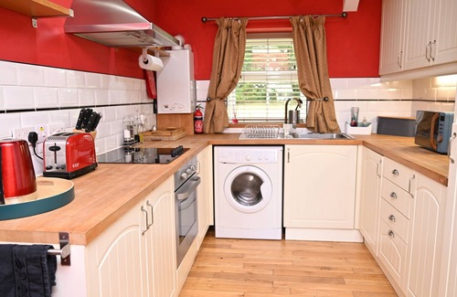 Hallington Cabaña | PETTY KNOWES COTTAGE, pet friendly, with hot tub in Otterburn