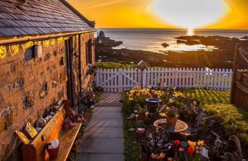 Sandhaven Casa | Pew with a View - Seafront Cottages