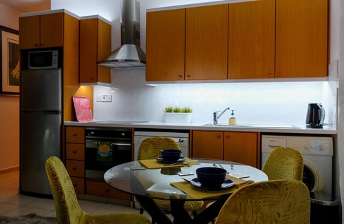 Peyia Town Apartamento | Peyia Fontana - Executive 2-bedroom penthouse, panoramic sea views and Hot Tub