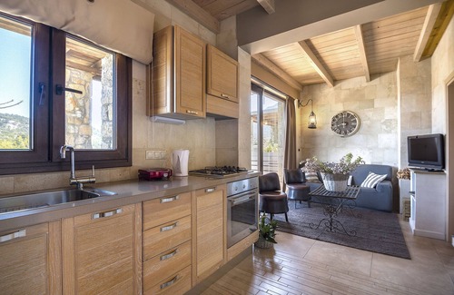 Selakano Casa | Pezoulia