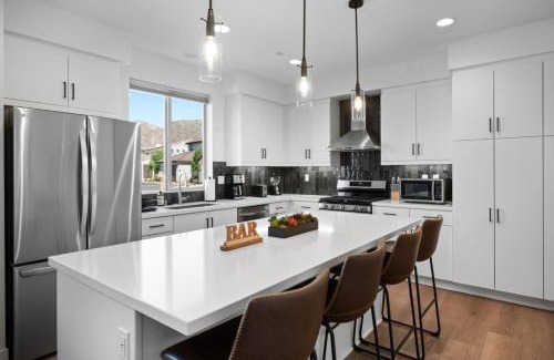 La Quinta Casa | PGA Signature at its FINEST Steps to resort Game Room Luxe Interior