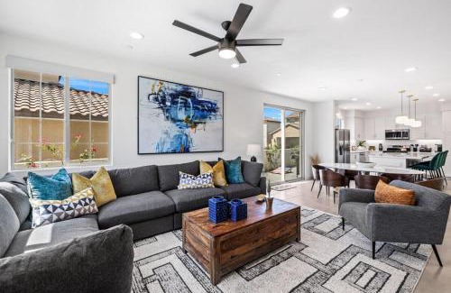 La Quinta Casa | PGA West 65 - 3 bdrm w/Loft, Sleeps 8, Pool, Gym