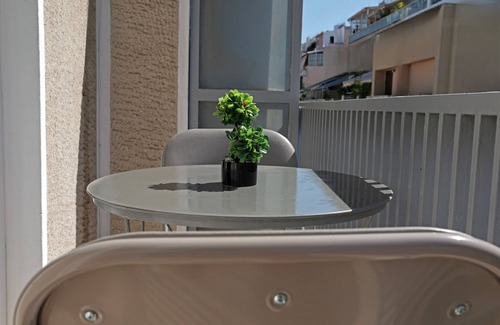Pyrgos Apartamento | Phaedrus Living: Limassol Pyrgos Seaside Flat