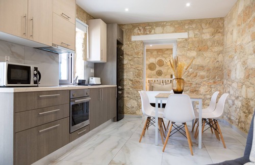 Armou Casa | Phaedrus Living Luxury Stone House Armou