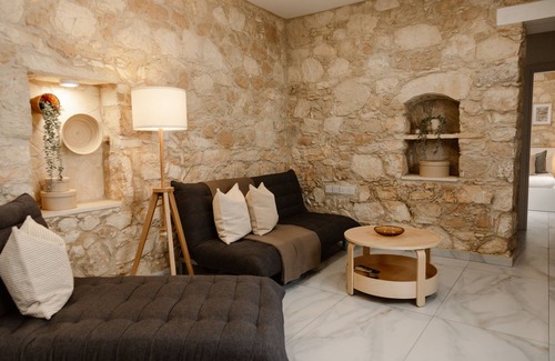 Armou Casa | Phaedrus Living Luxury Stone House Armou