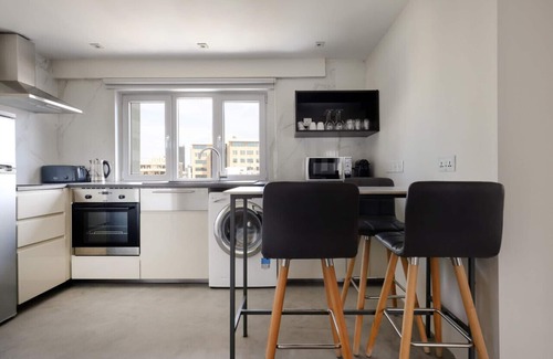 City Centre Apartamento | Phaedrus Living: Mini Art House Rivera