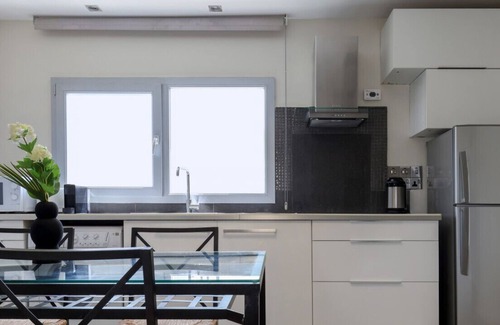 City Centre Apartamento | Phaedrus Living: Mini Art House Matisse