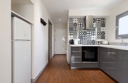 City Centre Apartamento | Phaedrus Living: Mini Art House Monet