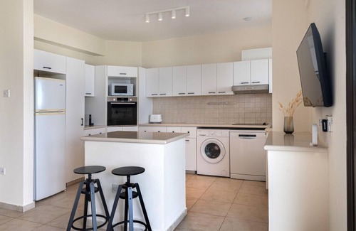 Old Town Apartamento | Phaedrus Living: Paphos Old Town Seaview Flat