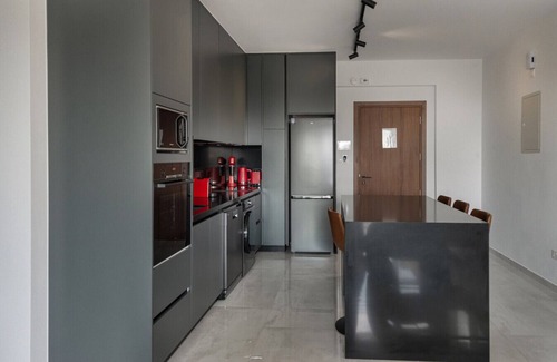 Paphos Apartamento | Phaedrus Living: Paphos Noir Residence