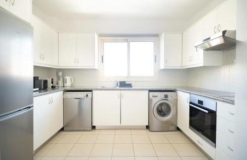 Universal Apartamento | Phaedrus Living Paphos Elysian Horizon