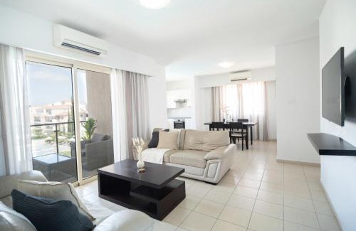 Universal Apartamento | Phaedrus Living Paphos Elysian Horizon