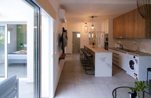 Paphos Apartamento | Phaedrus Living: Seaside Modern Flat Limnaria 123