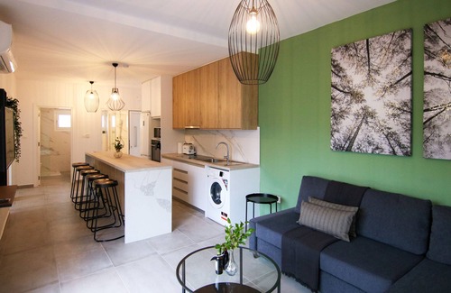Paphos Apartamento | Phaedrus Living: Seaside Modern Flat Limnaria 123