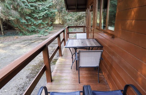Alford Cabaña | PHEASANT, pet friendly, country holiday cottage in Alford