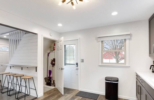 Crystal Casa | Phenomenal 2 Story Gem l Ping Pong Table