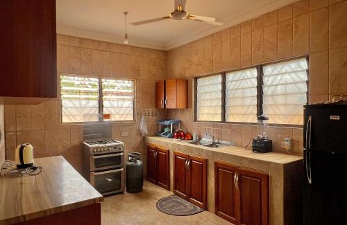 Cape Coast Apartamento | Phil's Apartment