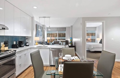 Center City West Apartamento | Philly 1BR w/ Deck | nr Rittenhouse Square & Schuylkill Banks